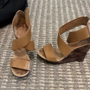 DV by Dolce Vita Women's Brown Wedge Sandals